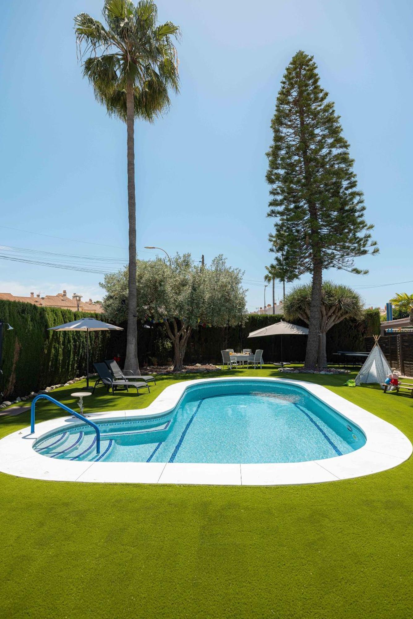 Villa Malaga Beach - Golf Torre de Benagalbon Kültér fotó